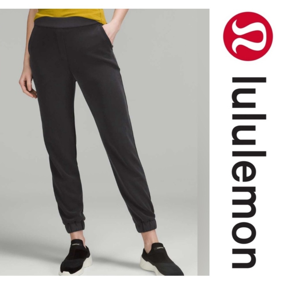 NWT | Lululemon | Softstreme Relaxed
HR Pant (Jogger) | Size 10 | Black